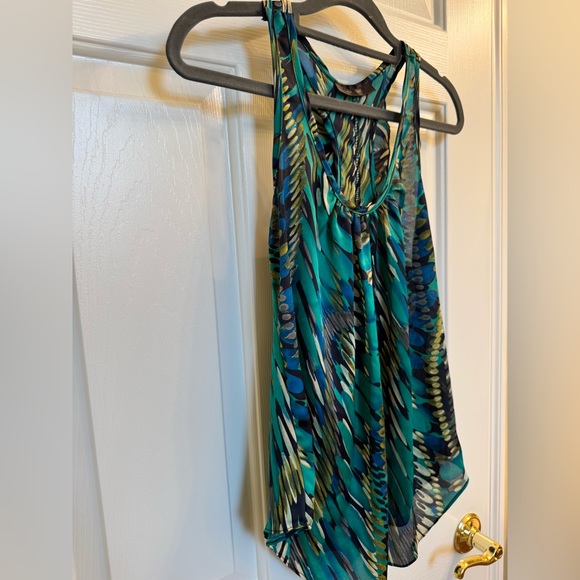 Girl Talk Colorful Top with Ruffle Detail in Back, Size Small - Picture 3 of 13